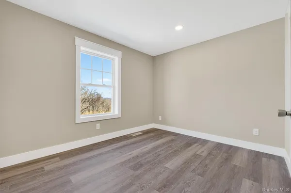 $3,100 | 104 B North Road, Highland, NY 12528