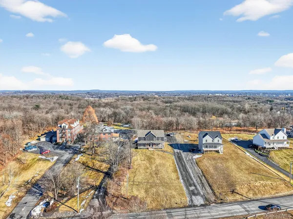 $3,100 | 104 B North Road, Highland, NY 12528