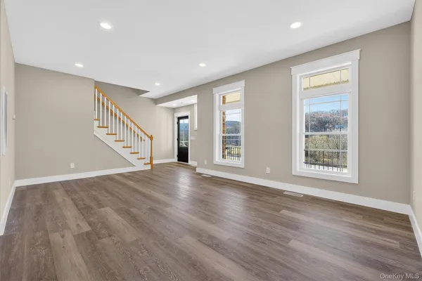 $3,100 | 104 B North Road, Highland, NY 12528