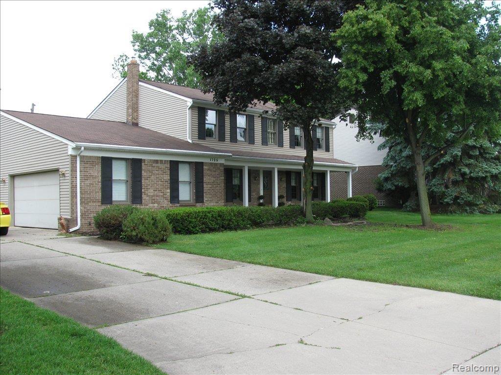 1725 North Kilburn Road Rochester, MI 48306 - Photo 1 of 21 Exterior Front