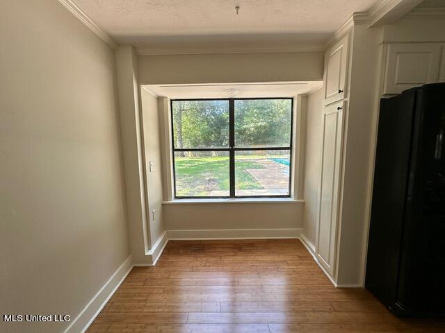 126 Colonial Circle Jackson, MS 39211 - Photo 2 of 33 Garage entry with pantry