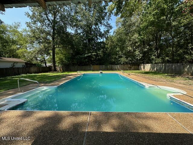 126 Colonial Circle Jackson, MS 39211 - Photo 31 of 33 Huge inground pool with new liner