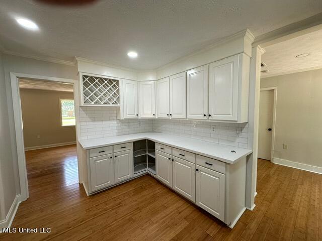 126 Colonial Circle Jackson, MS 39211 - Photo 5 of 33 New cabinet doors and hardware