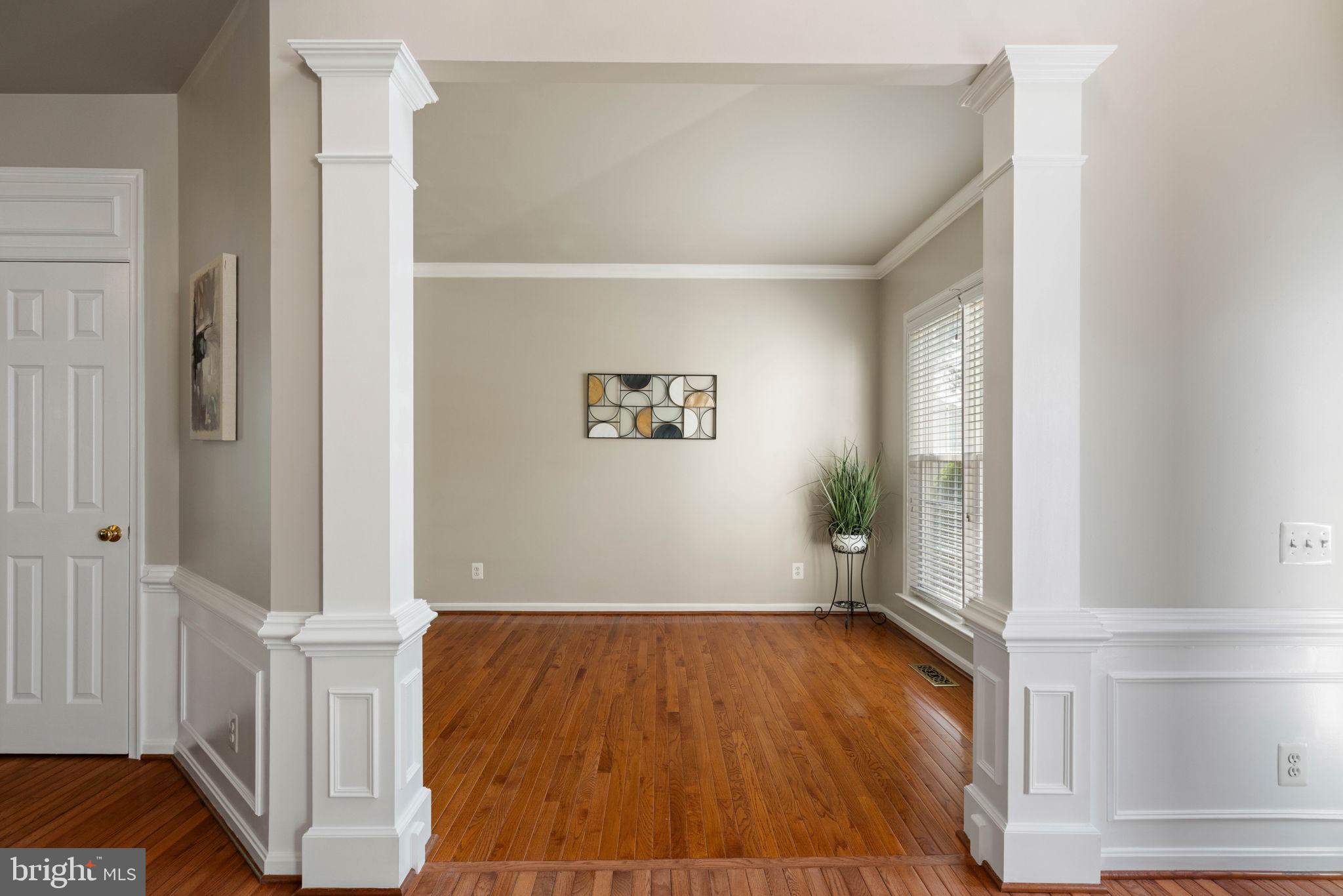 6093 Spindle Tree Court Woodbridge, VA 22193 - Photo 13 of 51 Inviting open space with elegance.