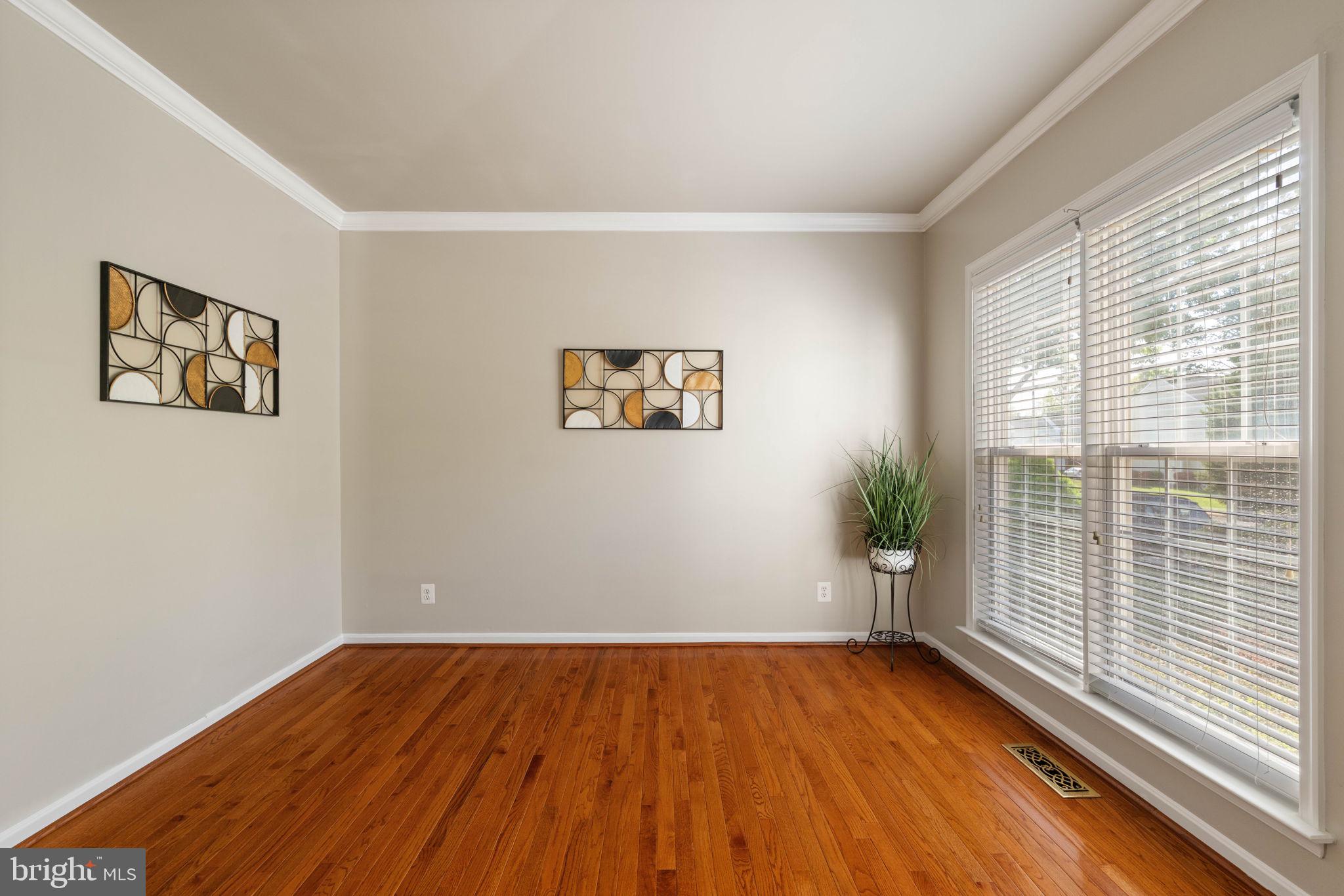 6093 Spindle Tree Court Woodbridge, VA 22193 - Photo 15 of 51 Bright and airy space with elegance.