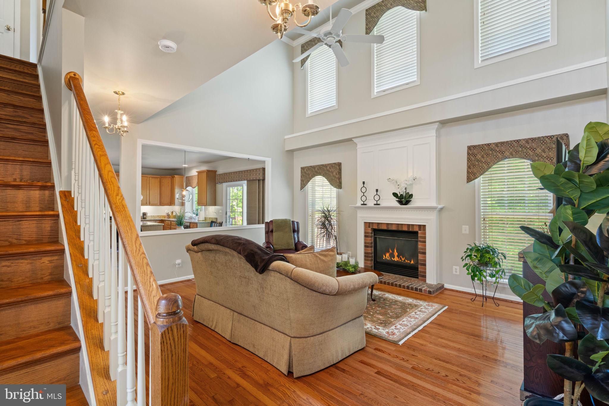 6093 Spindle Tree Court Woodbridge, VA 22193 - Photo 20 of 51 Inviting living space with warm charm.