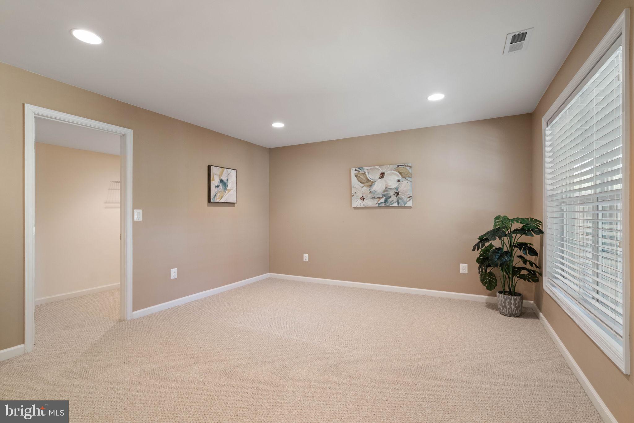 6093 Spindle Tree Court Woodbridge, VA 22193 - Photo 44 of 51 Bright and inviting versatile space.