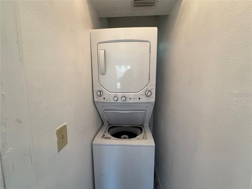 102 Possum Hollow Road Georgetown, FL 32139 - Photo 23 of 24 a close up view of a washer and dryer