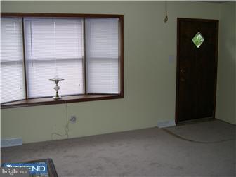 527 North Forklanding Road Maple Shade, NJ 08052 - Photo 3 of 9