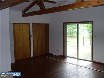 527 North Forklanding Road Maple Shade, NJ 08052 - Photo 5 of 9