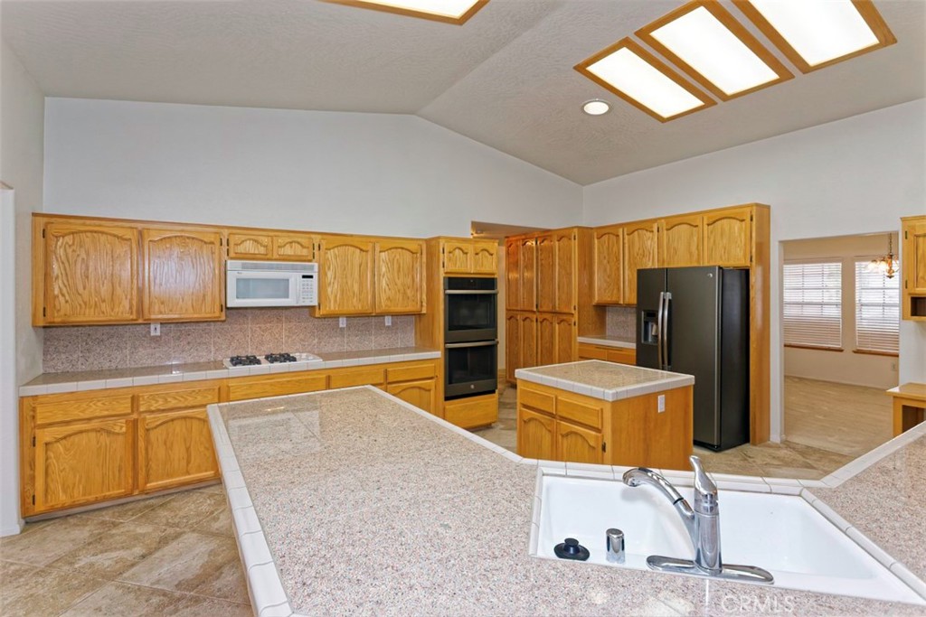 13311 Choco Road Apple Valley, CA 92308 - Photo 34 of 66