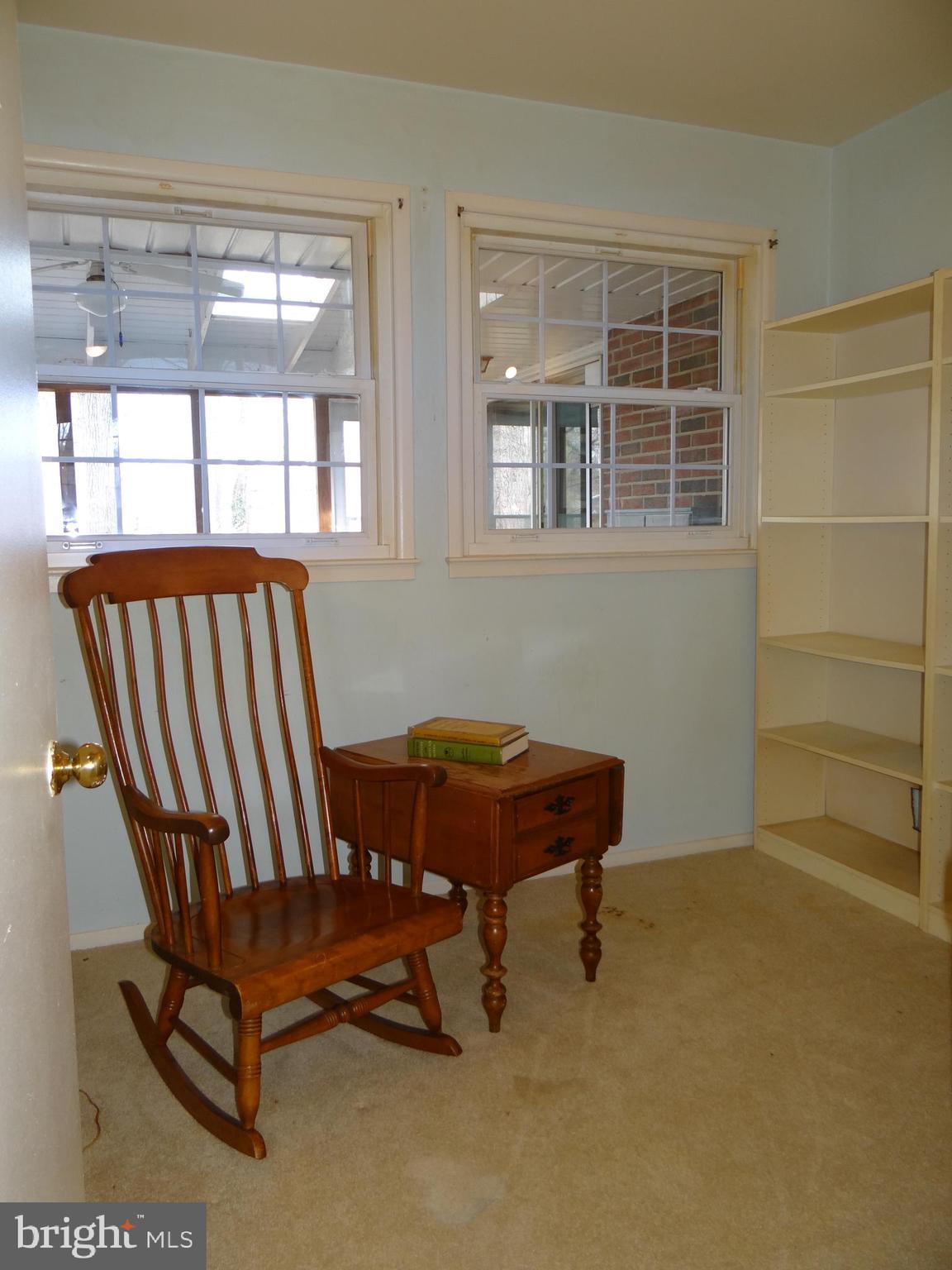 8138 Drayton Lane Springfield, VA 22151 - Photo 14 of 22 3rd Bedroom, Office, Library or Craft Room