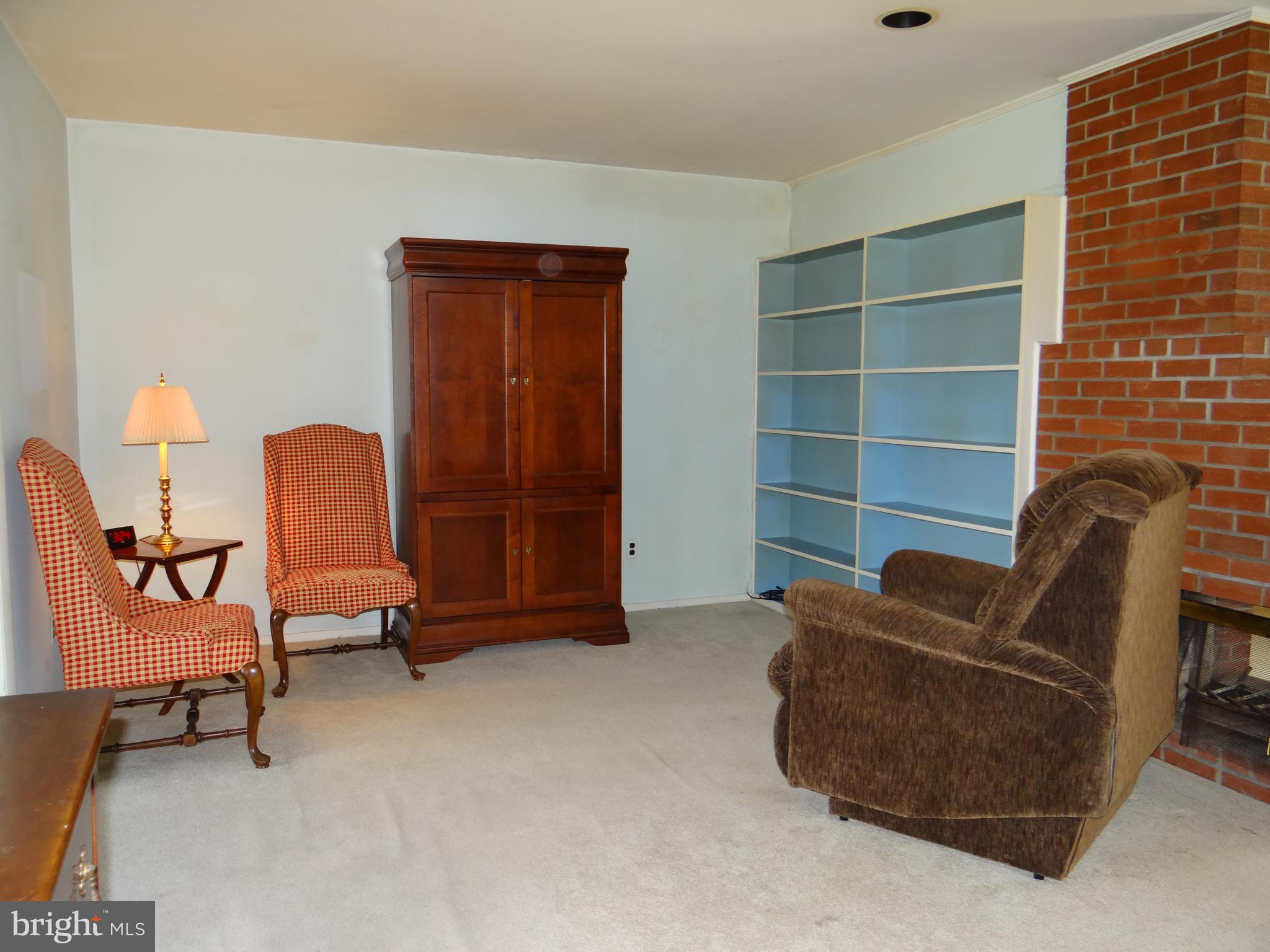 8138 Drayton Lane Springfield, VA 22151 - Photo 7 of 22 Family Room with Built Ins & Fireplace