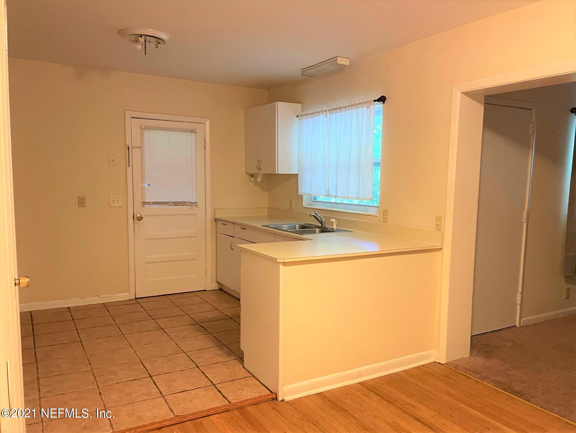 6251 Kennerly Road Jacksonville, FL 32216 - Photo 11 of 36 Kitchen