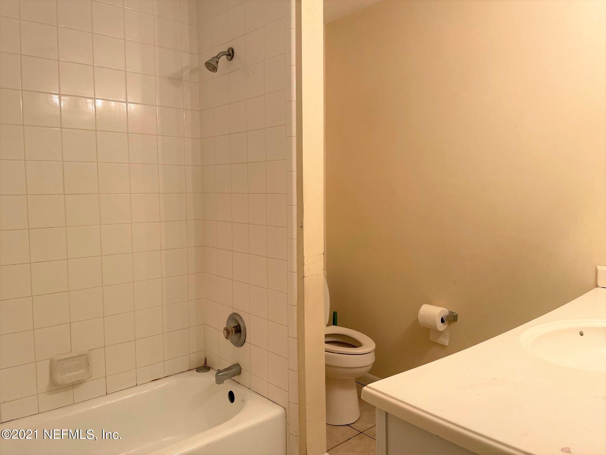 6251 Kennerly Road Jacksonville, FL 32216 - Photo 21 of 36 Bathroom