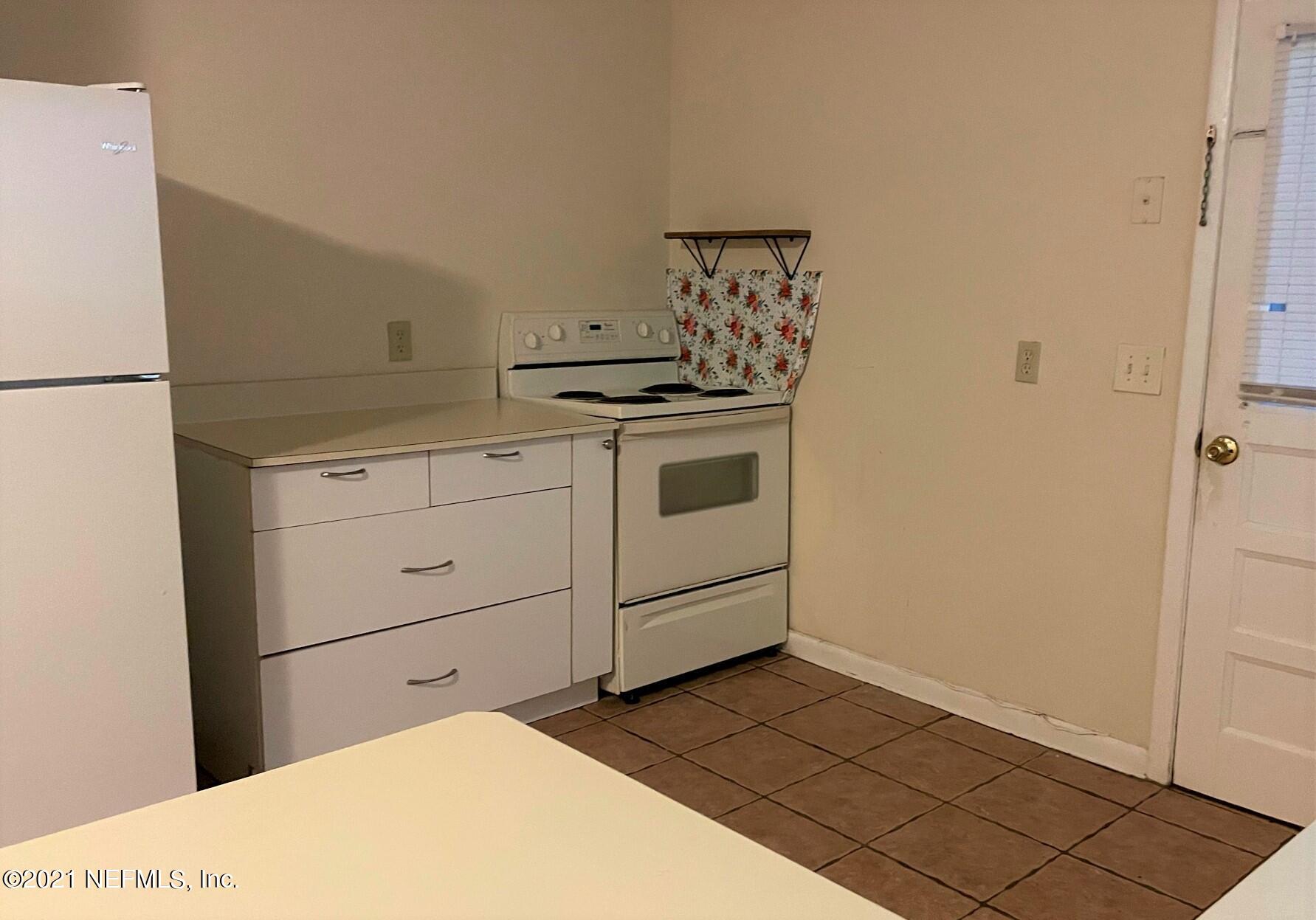 6251 Kennerly Road Jacksonville, FL 32216 - Photo 10 of 36 Kitchen