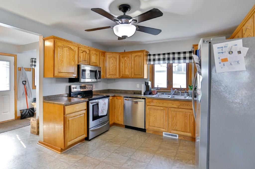 912 Allen Street Athens, WI 54411 - Photo 11 of 44