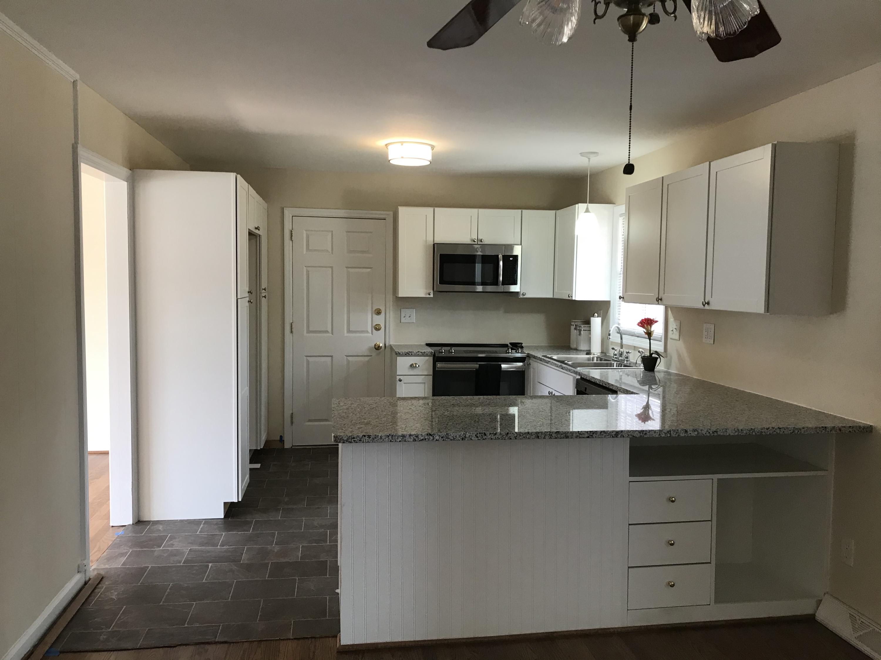 55 Boardman Road Charleston, SC 29407 - Photo 3 of 27 Breakfast Bar
