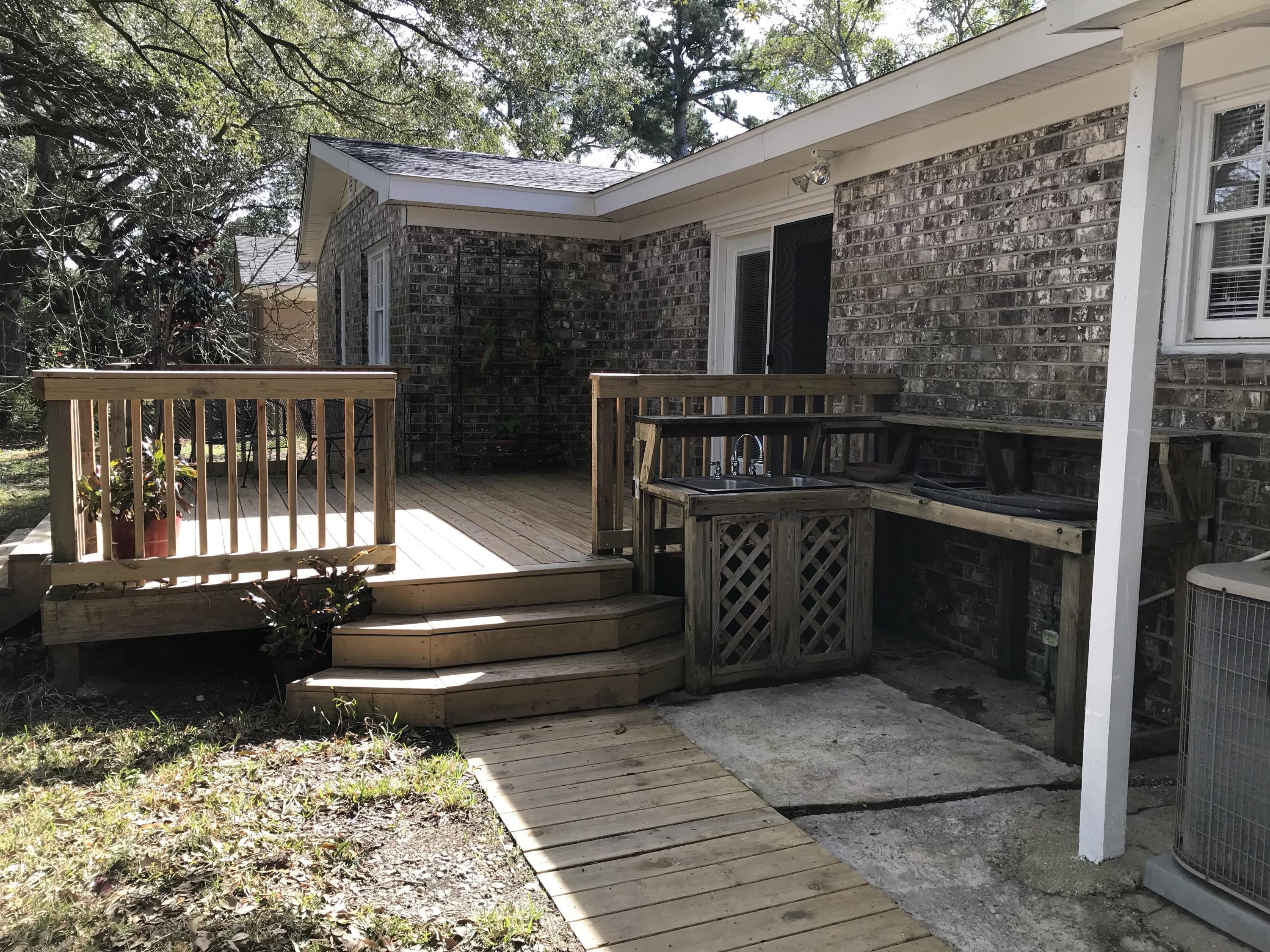 55 Boardman Road Charleston, SC 29407 - Photo 23 of 27 Deck and Potting Are