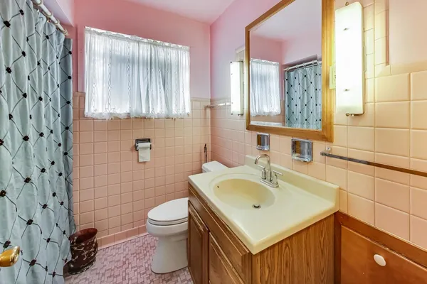 $197,000 | 15722 Ellis Avenue, Dolton, IL 60419
