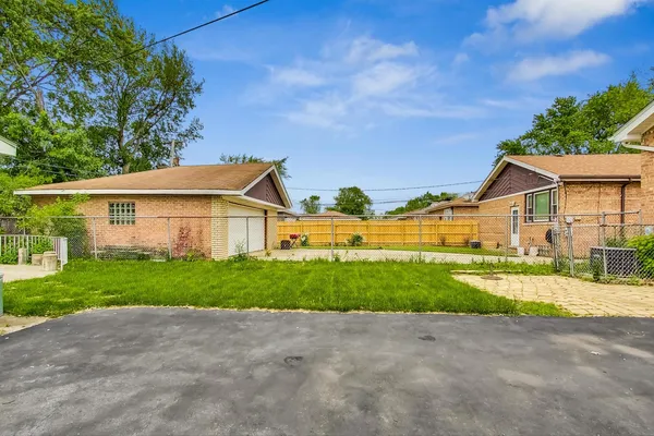 $197,000 | 15722 Ellis Avenue, Dolton, IL 60419