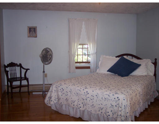 6 Southold Road Worcester, MA 01607 - Photo 5 of 17 Gallery Image 5