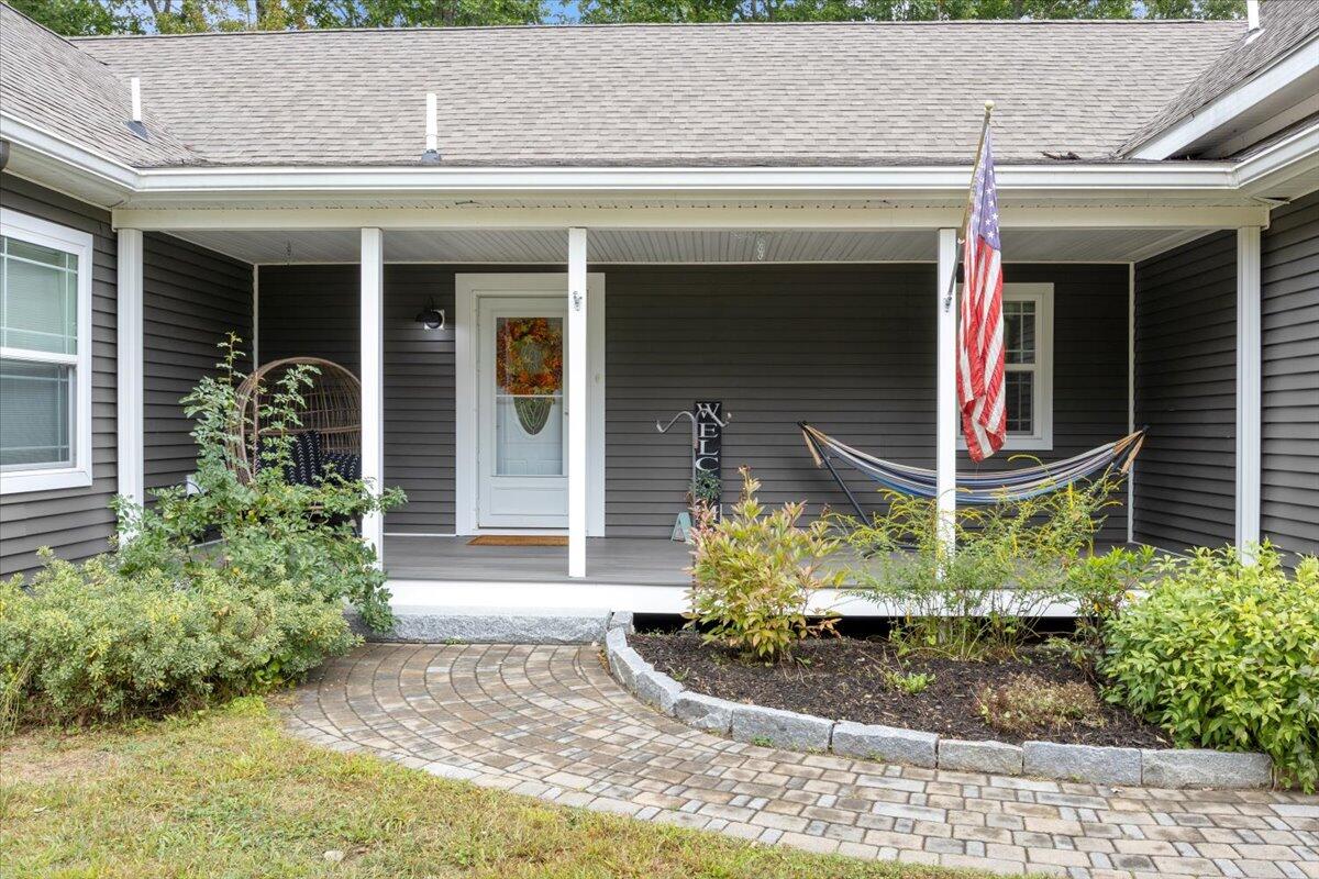 45 Chamberlain Road Scarborough, ME 04074 - Photo 4 of 46 05-45_Chamberlain_Rd_05