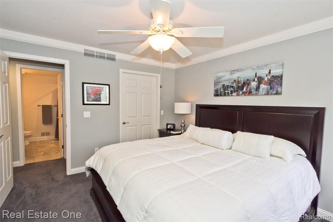 2599 Columbia Road, Unit 10 Berkley, MI 48072 - Photo 17 of 25 IMG_6327.jpg