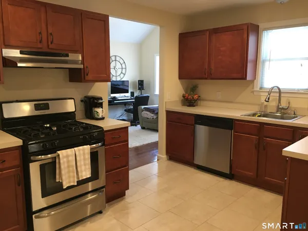 $2,400 | 6 Birchside Drive, Unit B, Norwalk, CT 06850