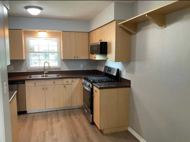 $2,600 | 12074 Palm Cove Lane, Wellington, FL 33414