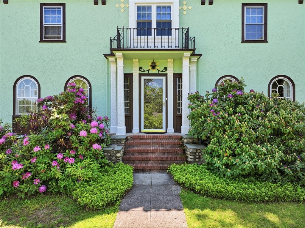 32 Terrace Drive Worcester, MA 01609 - Photo 4 of 42
