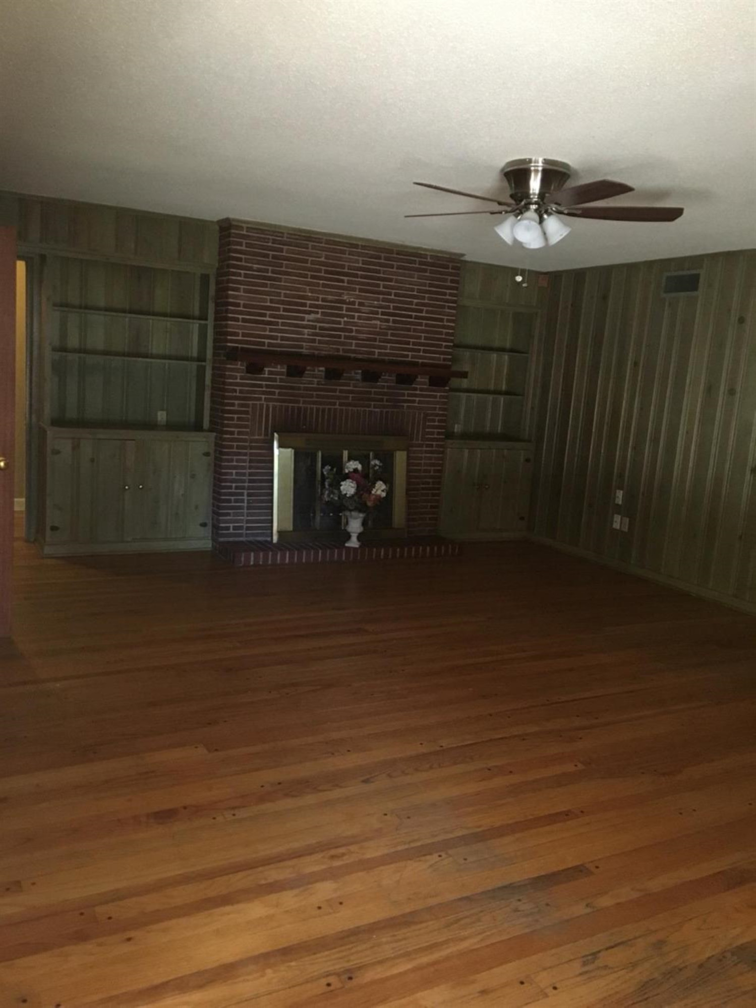 2801 20th Street Lubbock, TX 79410 - Photo 8 of 10 a view of a garage