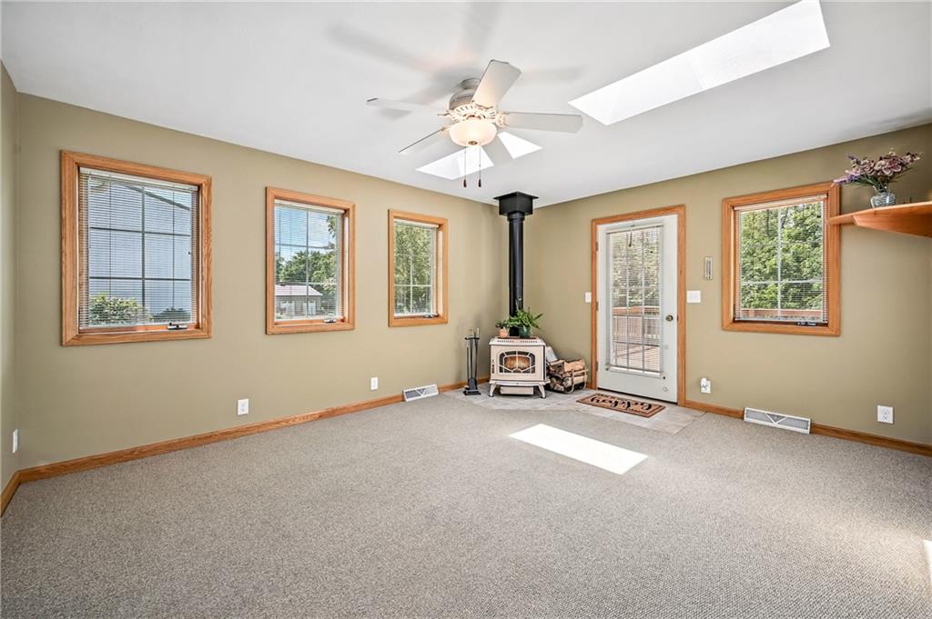 2801 Valley View Road Sharpsville, PA 16150 - Photo 30 of 44 DEN/SUN ROOM