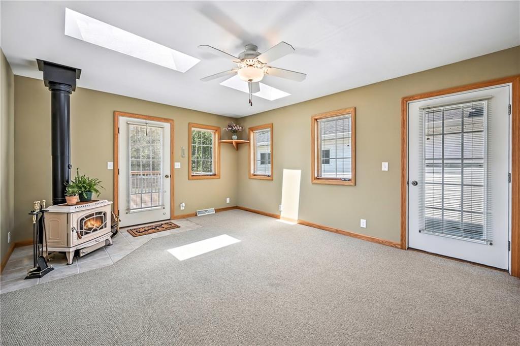 2801 Valley View Road Sharpsville, PA 16150 - Photo 32 of 44 DEN / SUNROOM