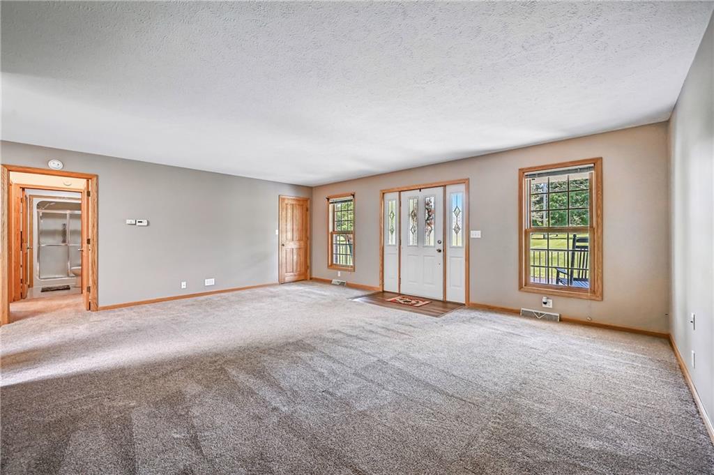 2801 Valley View Road Sharpsville, PA 16150 - Photo 9 of 44 LIVING ROOM