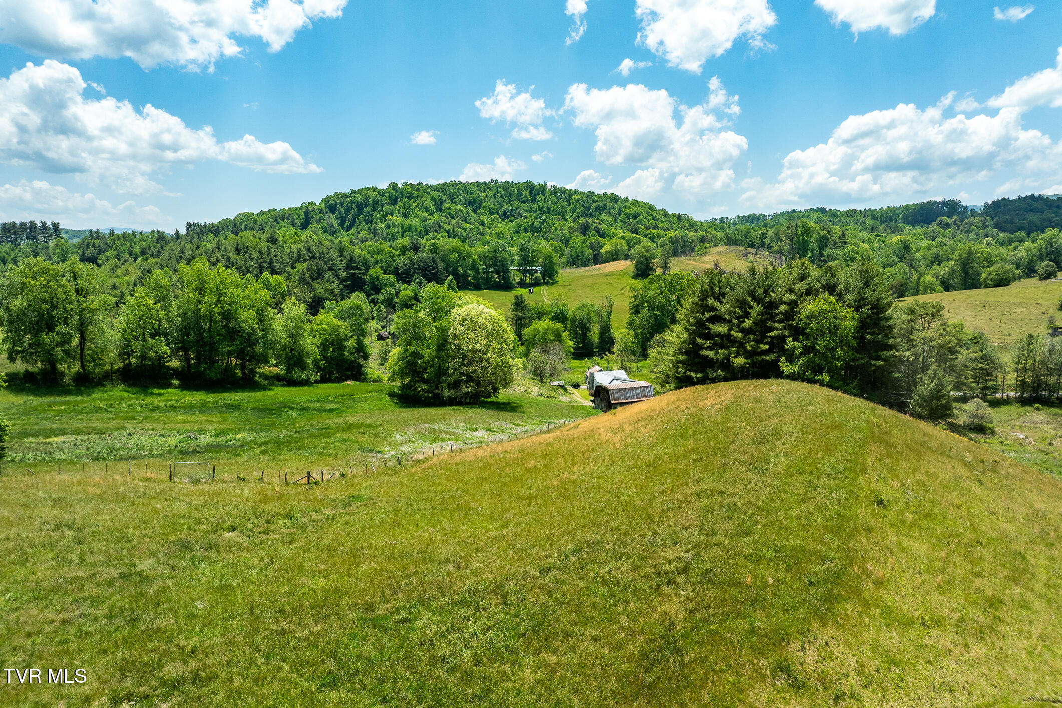 856 Shingletown Road Mountain City, TN 37683 - Photo 20 of 77 856 Shingletown Road (20 of 91)