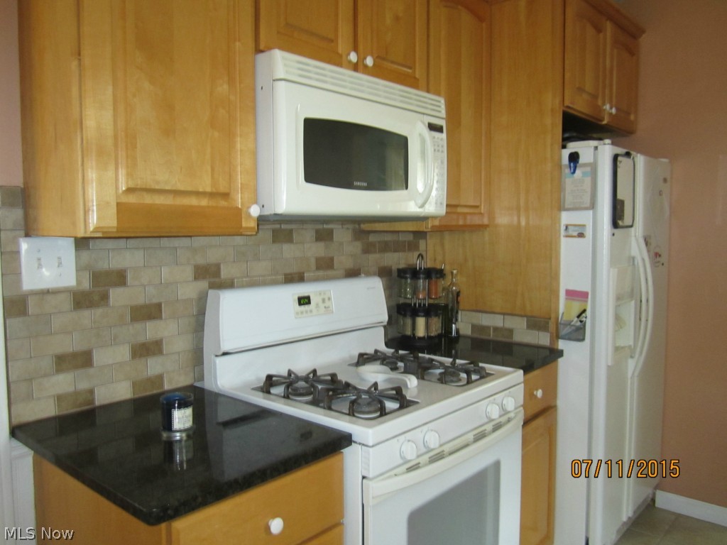 1740 Oakmount Road South Euclid, OH 44121 - Photo 4 of 25