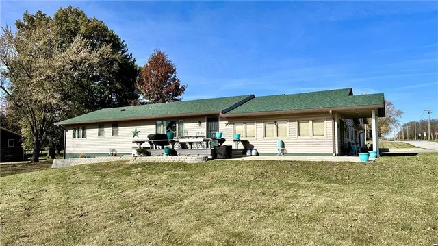 $445,000 | 1803 Hunter Road, Trenton, MO 64683