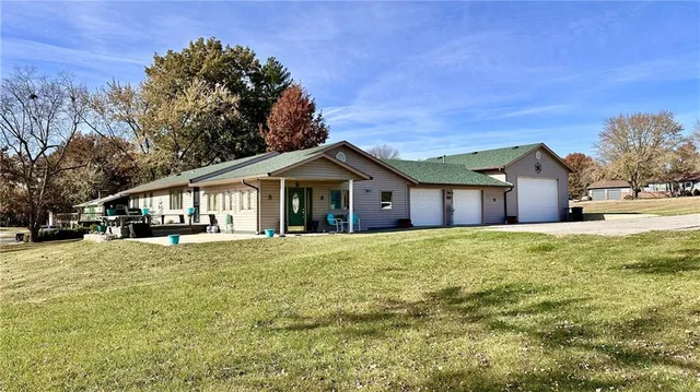 $445,000 | 1803 Hunter Road, Trenton, MO 64683