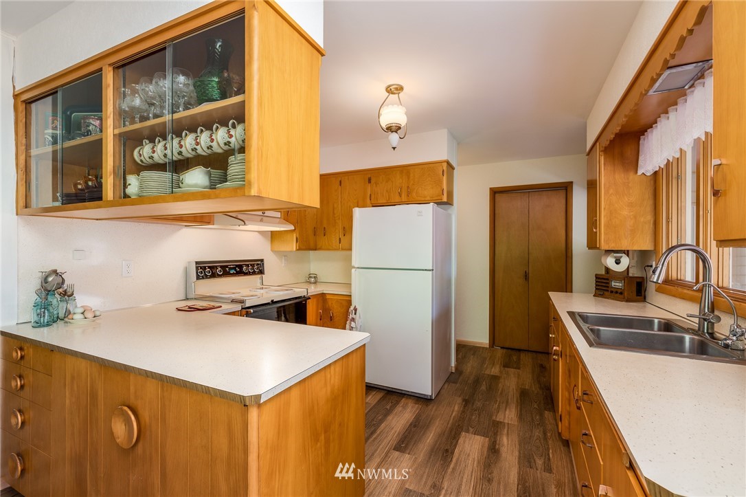 3576 Loomis Trail Road Blaine, WA 98230 - Photo 8 of 39 Gallery Image 8