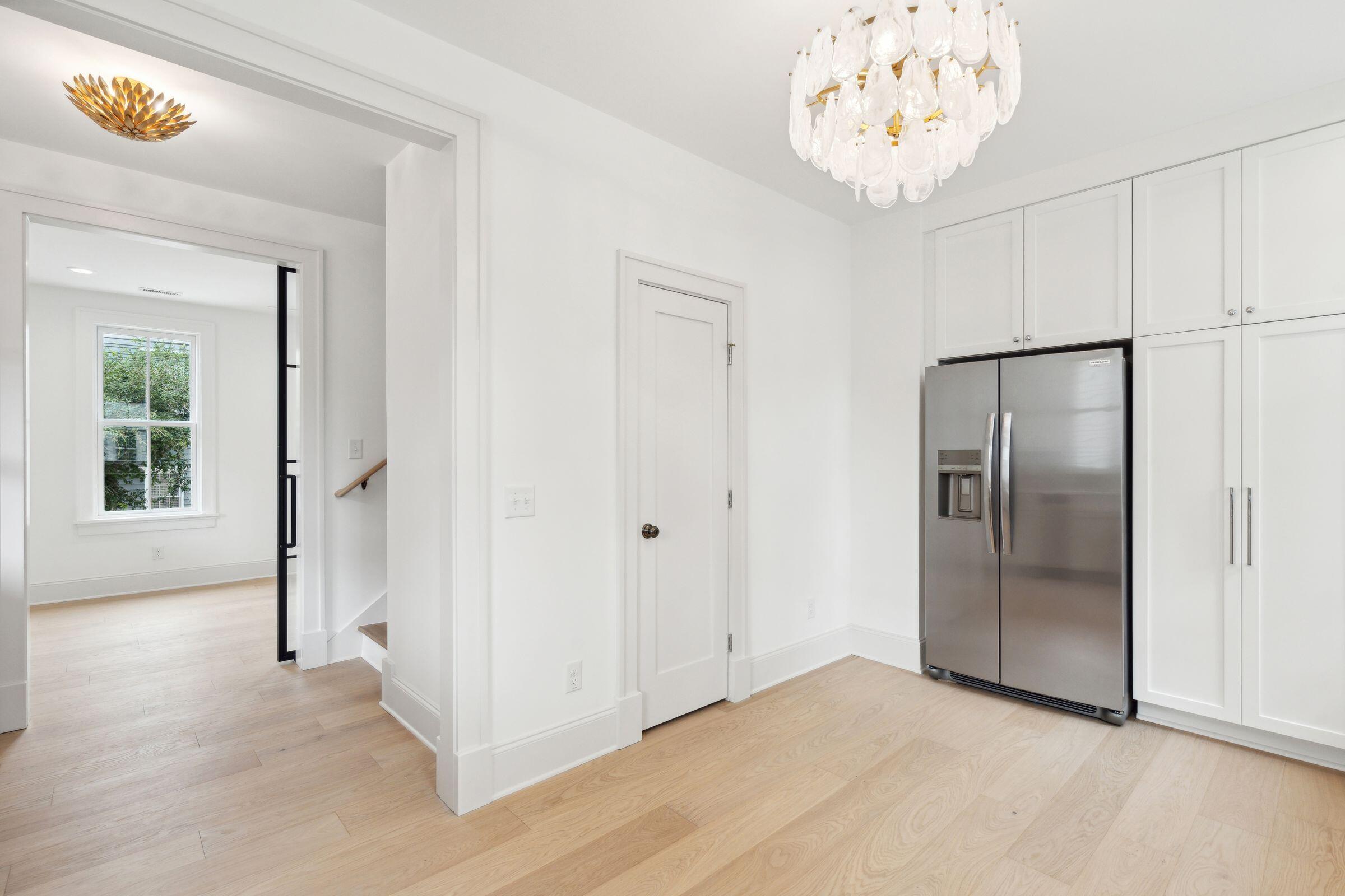 72 Drake Street, Unit A Charleston, SC 29403 - Photo 15 of 44 22_72DrakeStUnitA-KeenEyeMarketing-021