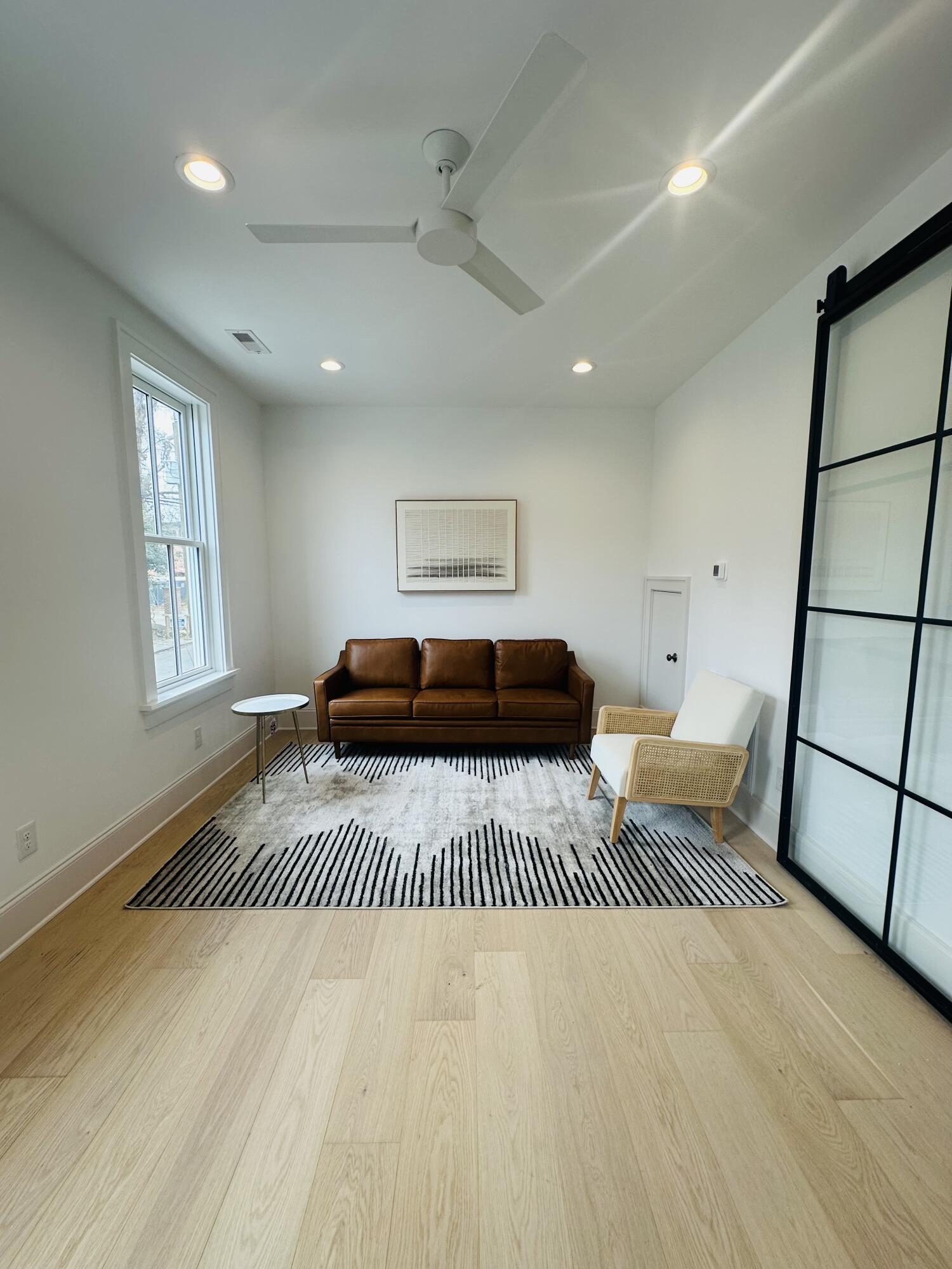 72 Drake Street, Unit A Charleston, SC 29403 - Photo 19 of 44 72 Drake Living (4)