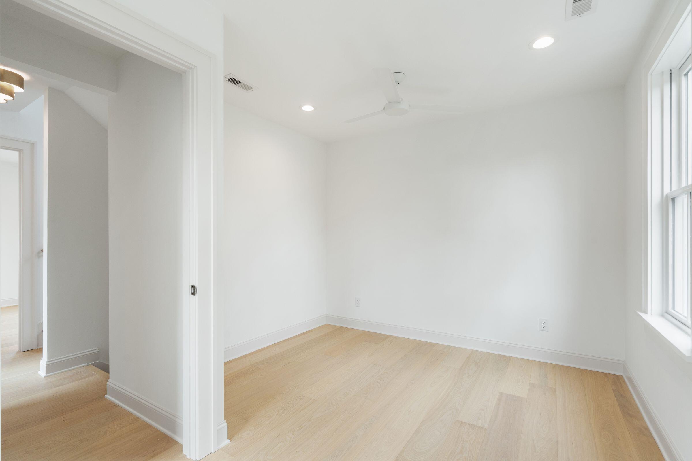 72 Drake Street, Unit A Charleston, SC 29403 - Photo 25 of 44 29_72DrakeStUnitA-KeenEyeMarketing-028