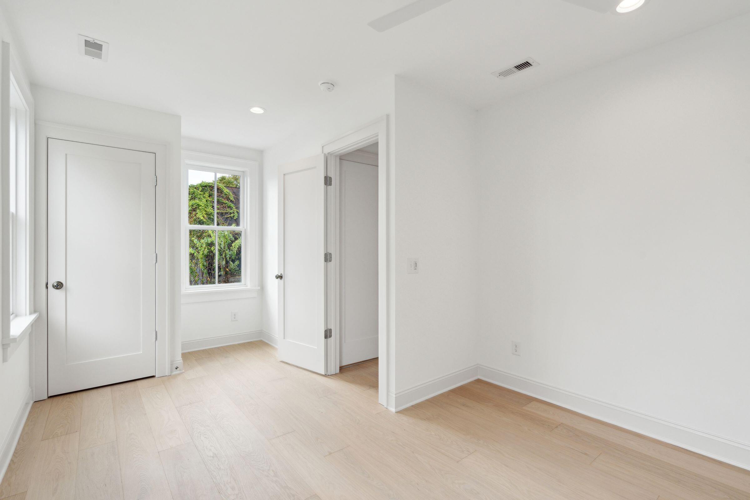 72 Drake Street, Unit A Charleston, SC 29403 - Photo 26 of 44 30_72DrakeStUnitA-KeenEyeMarketing-029