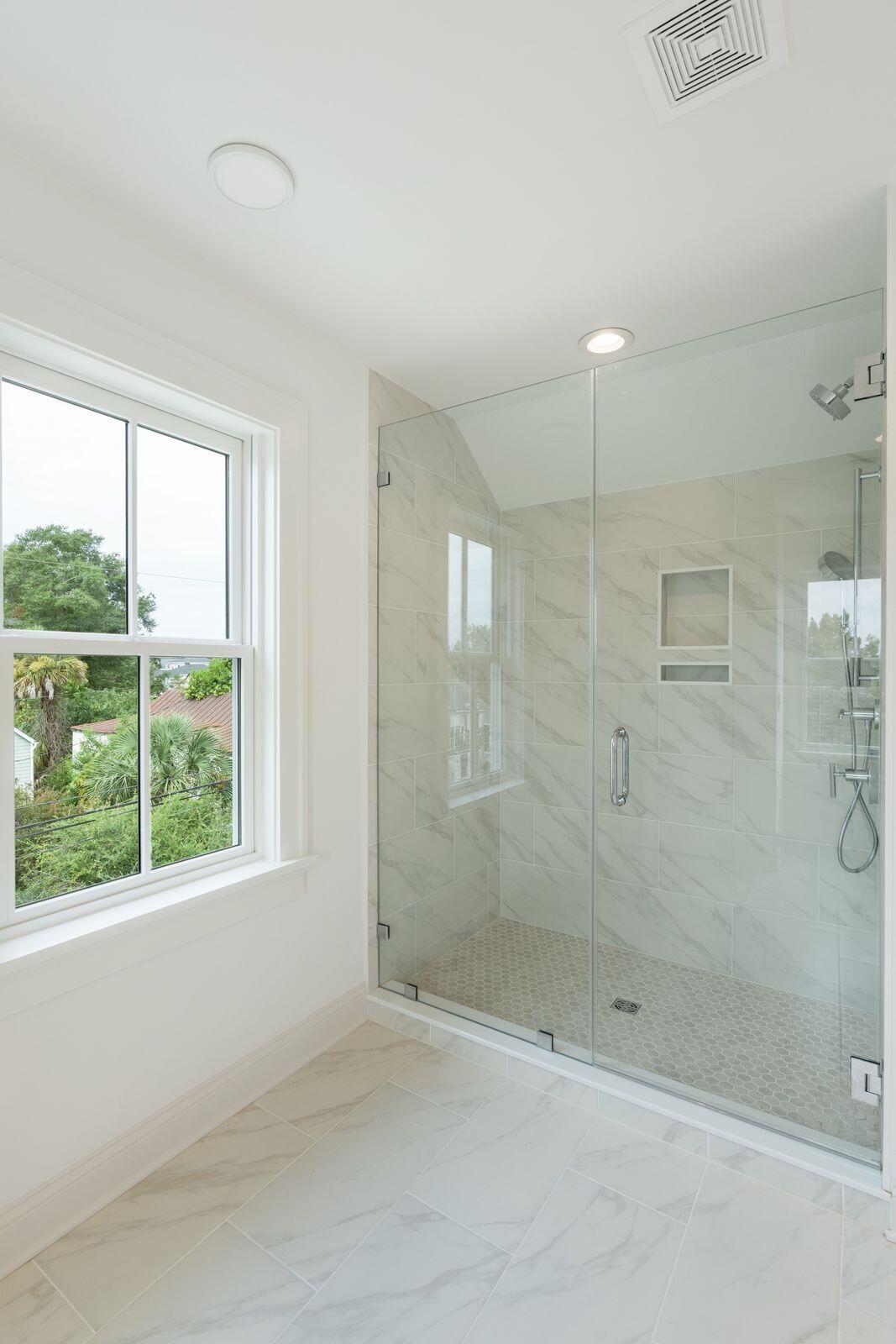 72 Drake Street, Unit A Charleston, SC 29403 - Photo 35 of 44 40_72DrakeStUnitA-KeenEyeMarketing-039