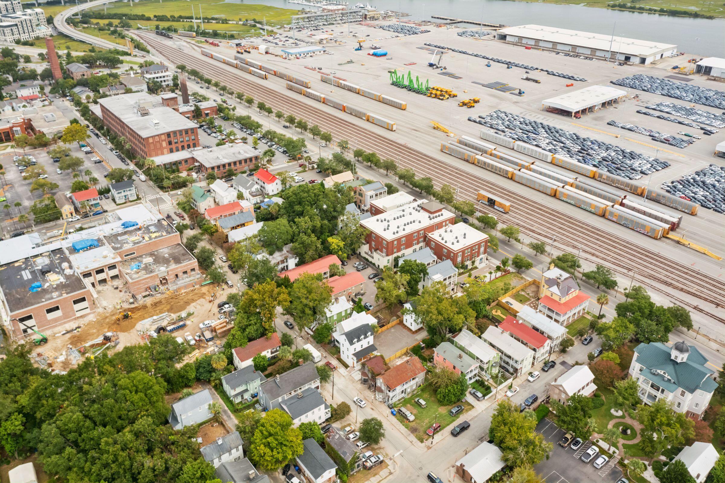 72 Drake Street, Unit A Charleston, SC 29403 - Photo 42 of 44 94_72DrakeStUnitB-KeenEyeMarketing-095