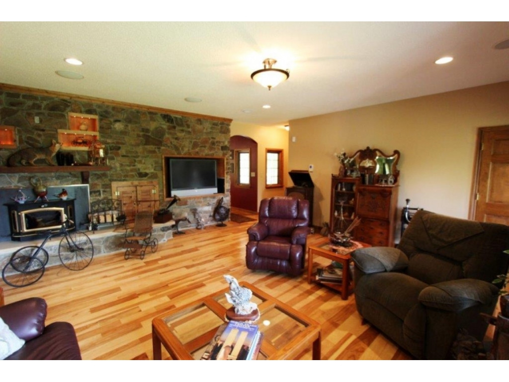 1179 Fordtown Road Jonesborough, TN 37659 - Photo 2 of 20 Great Room