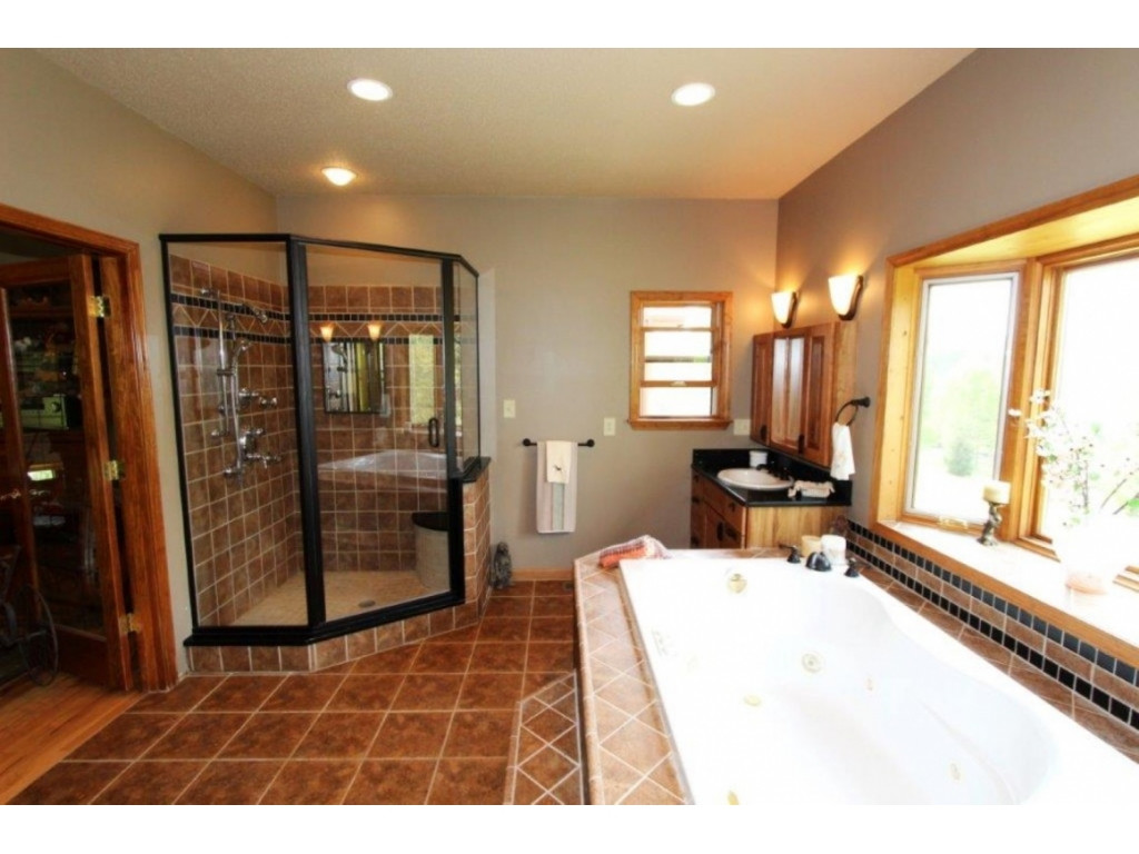 1179 Fordtown Road Jonesborough, TN 37659 - Photo 9 of 20 Master Bathroom