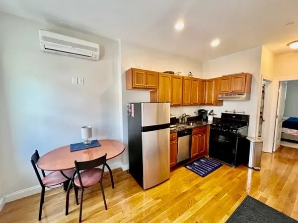 $2,500 | 26 Cooper Street, Unit 2, Boston, MA 02113