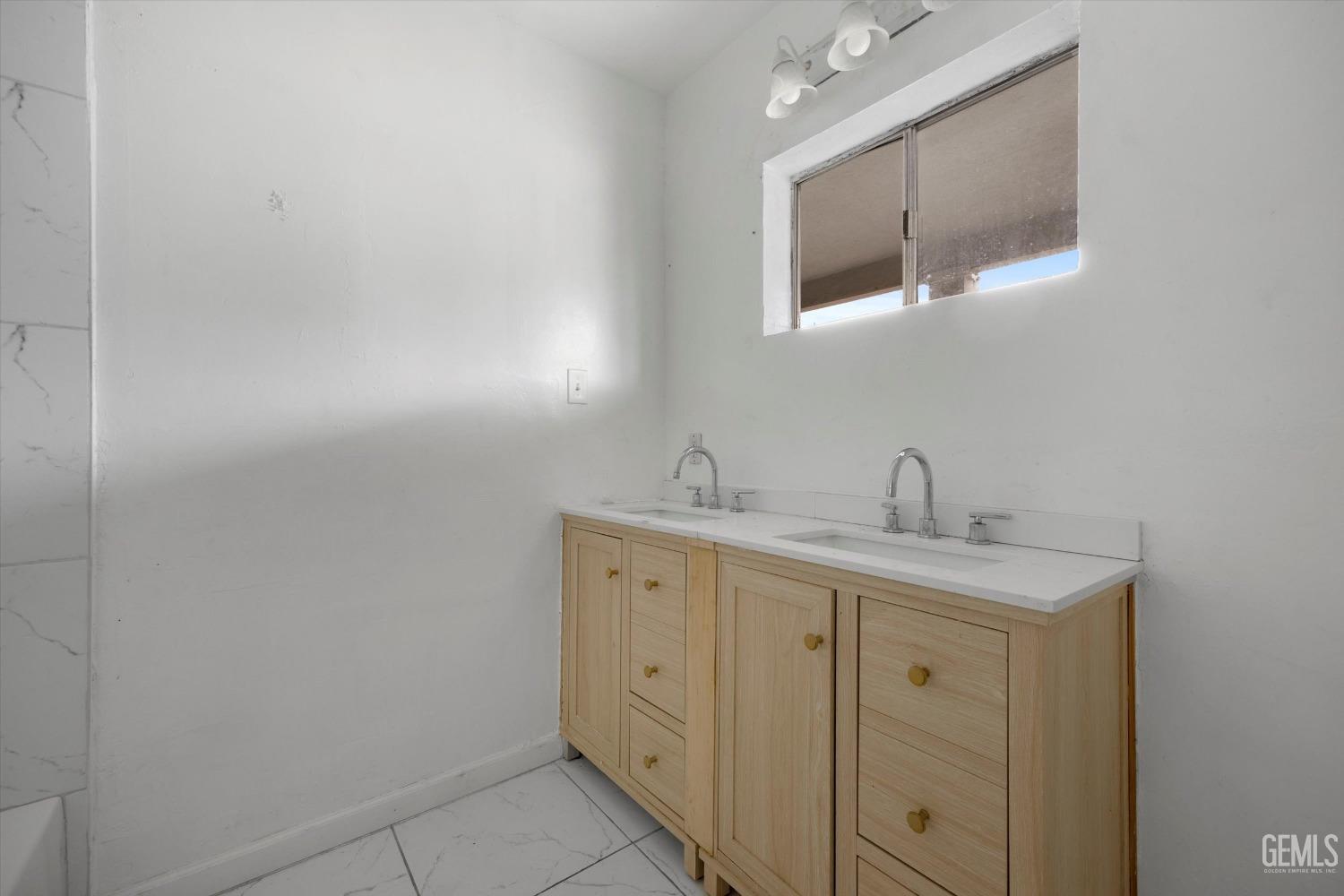 Undisclosed Address Bakersfield, CA 93308 - Photo 31 of 44